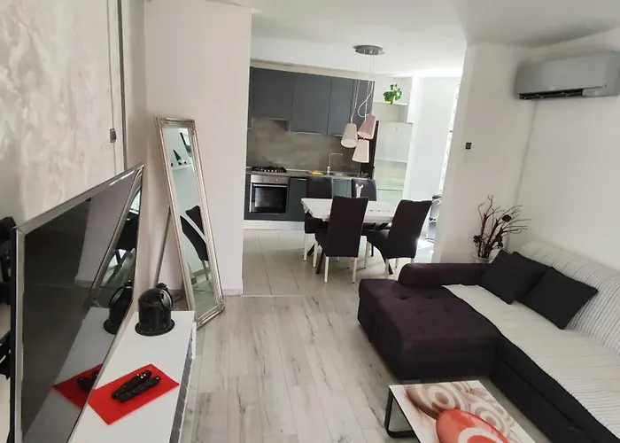 Emanuel Διαμέρισμα Πούλα