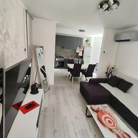 Emanuel Lejlighed Pula