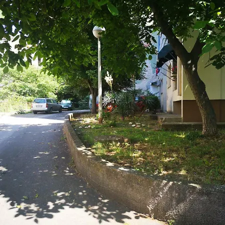 Emanuel Apartment